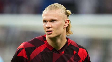 Ex Bvb Star Erling Haaland Unterschreibt Neuen Mega Vertrag