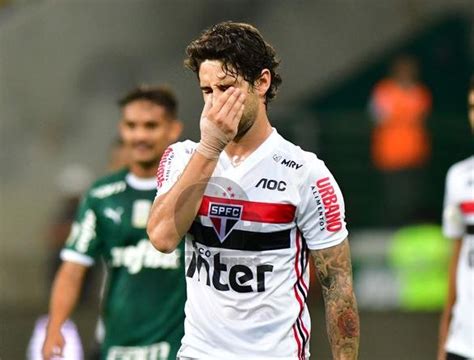 São Paulo rescinde contrato de Alexandre Pato Em Cima do Lance