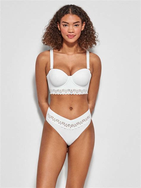 Top De Bikini Bandeau Calado Blanco Gisela