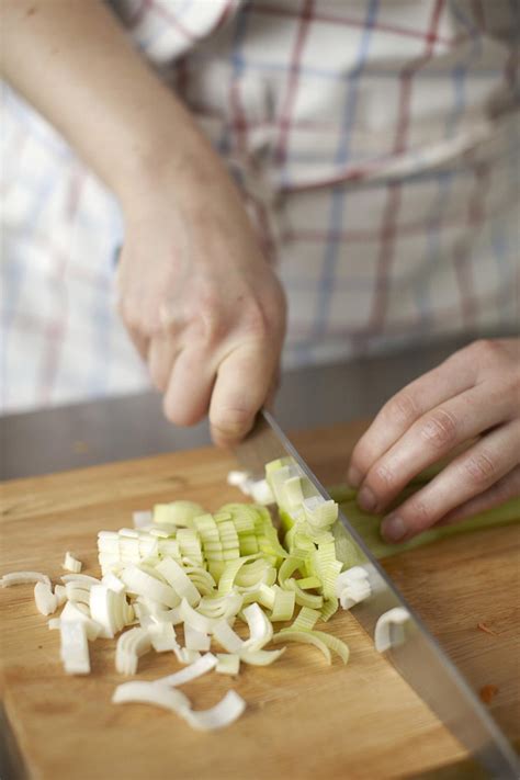 How To Make Broad Bean Ham And Mint Soup Galleries Jamie Oliver