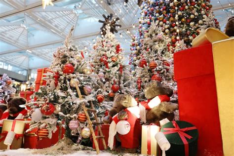 Christmas Decorations At The Landmark Shopping Mall In Hong Kong