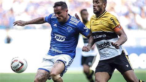 Mineirão lotado e sob os olhares de Ronaldo Cruzeiro fica no