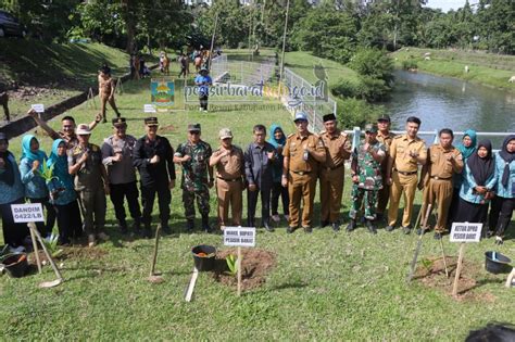 Wakil Bupati Zulqoini Syarif Hadiri Tanam Pohon Di Pakunegara