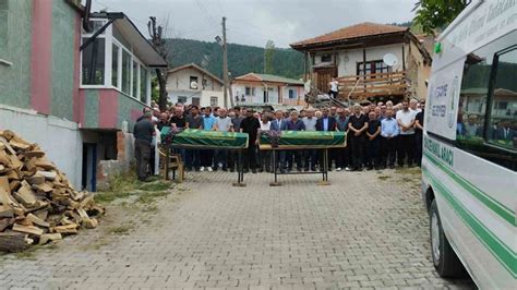 E I Taraf Ndan Ld R Len Kad N Ve Annesi Tokat Ta Topra A Verildi