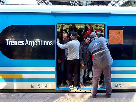 Viajar en el tren Roca una misión imposible hay menos servicios los