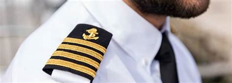 What Is The Meaning of The Stripes in An Airline Pliot's Uniforms ...