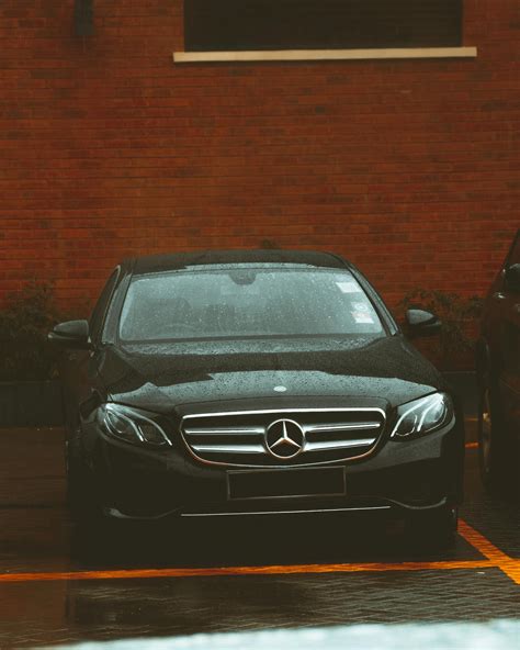 Black Mercedes Benz G Class · Free Stock Photo