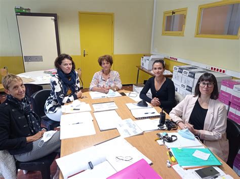 Saint Étienne Collège Du Puits De La Loire Pendant Les Travaux Les Cours Continuent