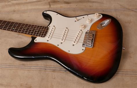 1998 Fender Stratocaster Deluxe Sunburst Guitars Electric Solid Body Southside Guitars