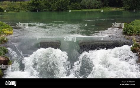 Lago De La Cascada Fotografías E Imágenes De Alta Resolución Alamy