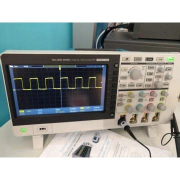 Tektronix TBS2104 Digital Storage Oscilloscope 4 Channel 100 MHz