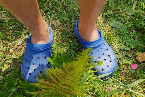 Летние шлепанцы: какие выбрать