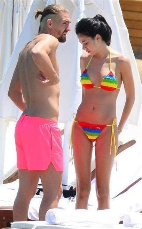 Hot Sexy Yagmur Sarioglu Bikini Pics