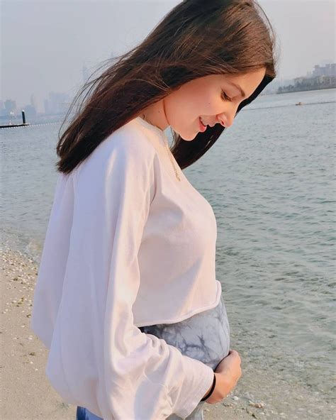 Pictures Of Mom-To-Be Anushka Sharma Flaunting Her Baby Bump - StarBiz.com