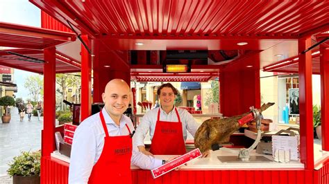 El Kiosko Con Los Bocadillos Del Mejor Jamón Del Mundo A Las Afueras