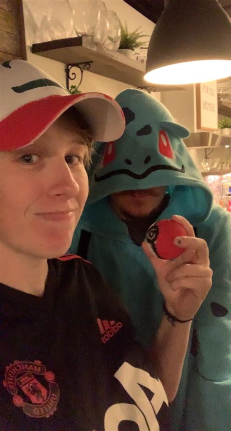 Ash Ketchum and a Bulbasaur : r/LesbianActually