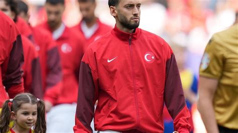 Hakan Çalhanoğlu Arda konusunda hocayı korumam lazım Tüm Spor Haber