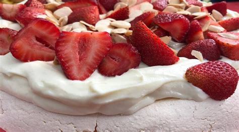 Pavlova De Chocolate Blanco Y Yogur Cocineros Argentinos