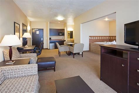 Holiday Inn Express & Suites Brandon, an IHG Hotel Brandon, South ...