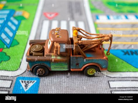 Tow mater cars movie hi-res stock photography and images - Alamy