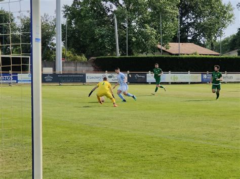 Football National 3 les Genêts dAnglet terminent par une victoire