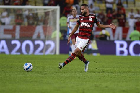 Sem Thiago Maia Dorival Deve Ter Um Flamengo Ofensivo Contra O