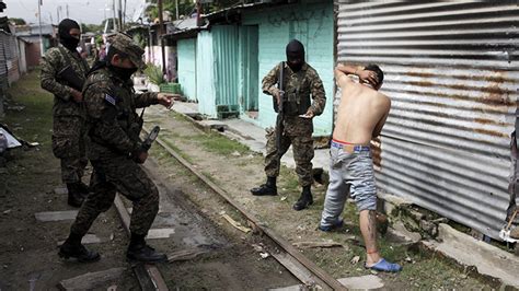 ¿por Qué Las Pandillas Salvadoreñas Cometen Sus Crímenes Cada Vez Con Mayor Crueldad Rt