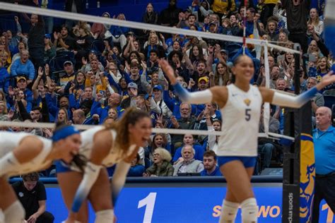 No Pitt Volleyball Sweeps No North Carolina The Pitt News