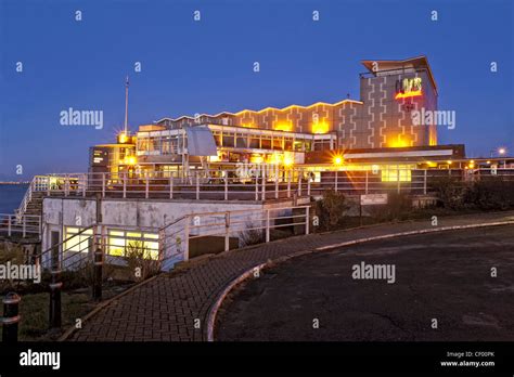 The Cliffs Pavilion Theatre At Southend Essex Stock Photo Alamy