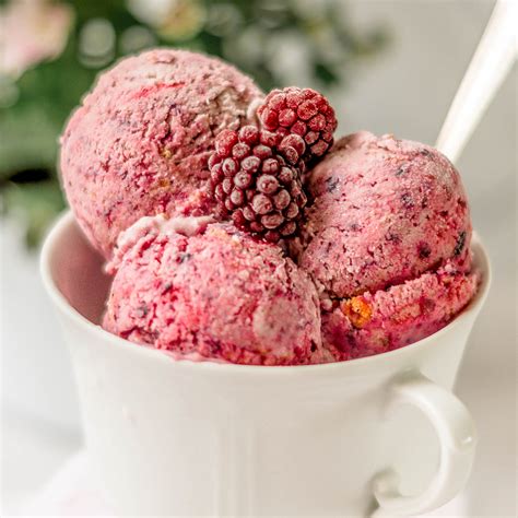 Easy Mixed Berry Ice Cream Recipe No Machine Veena 42 Off