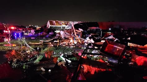 Tornado Distrugge Un Hotel Negli Stati Uniti Ci Sono Morti E Feriti