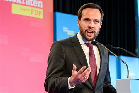 Bayerns Fdp Legt Seiten Landtagswahl Programm Vor Das Beste Liegt