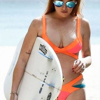 Celezz Celebrities Magazine Lindsay Lohan Wearing A Bikini In