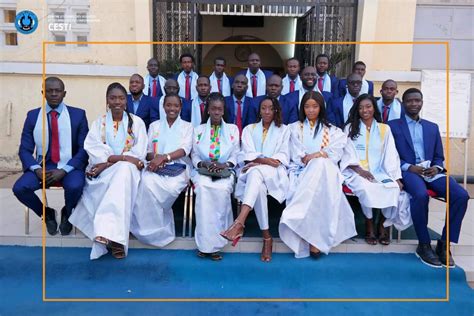 Remise De Diplômes à La 49e Promotion Le Cesti Met 29 Journalistes