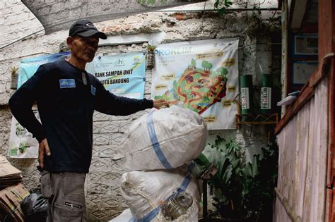 Simak Begini Cara Jadi Nasabah Bank Sampah Induk Kota Bandung