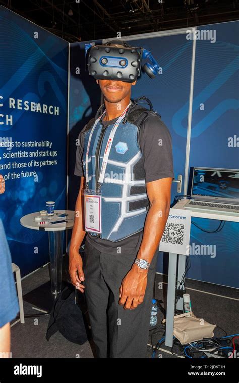 Body sensing device hi-res stock photography and images - Alamy