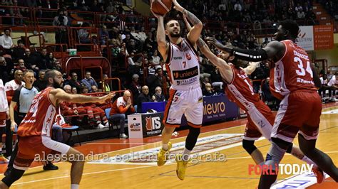 Unieuro Forl Rinascita Basket Rimini Cronaca Partita