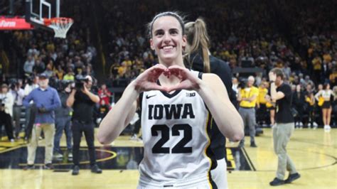 Caitlin Clark Officially Declares For Wnba Draft Iowa Star