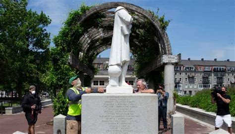 Estatuas de Cristóbal Colón están siendo vandalizadas y derribadas en