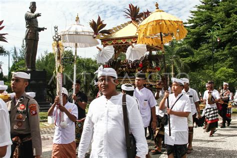 Upacara Melasti Di Palangka Raya Antara Foto