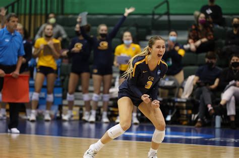 Wisconsin Eau Claire Sweeps Calvin To Win 2021 DIII Women S Volleyball