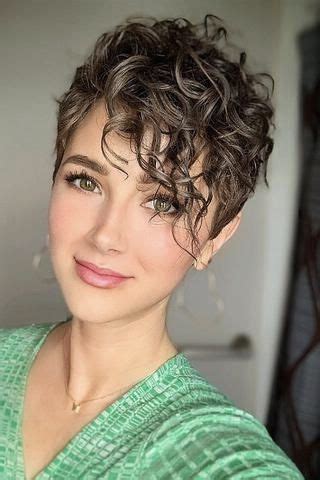 Pin By Robin Rexroat On Haircuts Curly Hair Styles Short Curly