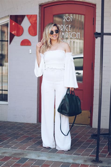 23 Ways To Wear White Pants Off White Pants White Pants Outfit Outfits