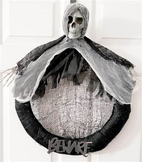 Diy Dollar Store Halloween Wreaths Prudent Penny Pincher