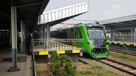 Ka Feeder Kereta Cepat Whoosh Anjlok Di Stasiun Bandung Ini Kata Kai