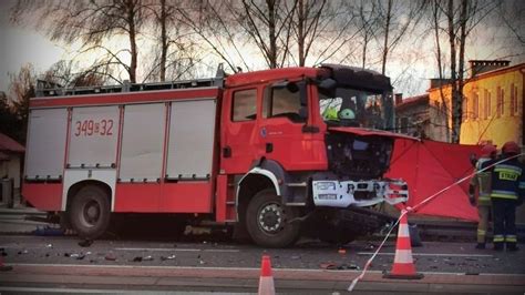 Strażacka brać w żałobie Strażacy zginęli w wypadku jadąc do pożaru sadzy