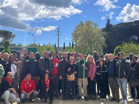 Chiusura Avi Coop Monteriggioni Il Sindaco Frosini Alla Protesta Di