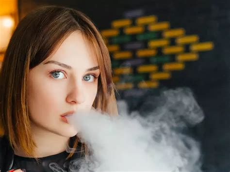 Juul Used Relaxation Freedom And Sex Appeal To Market Its E Cigs On