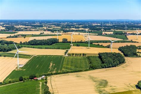 Luftbild R Ckamp Windenergieanlagen Wea Auf Einem Feld In R Ckamp