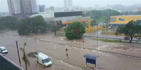 V Deo Chuva Em Franca Sp Causa Enchente Nesta Ter A Feira S O